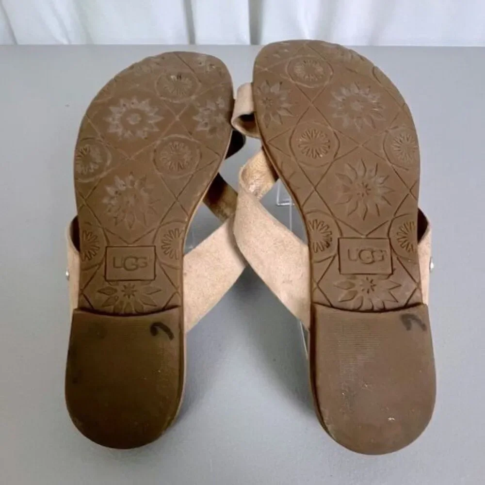 UGG WOMENS SANDALS TAN SIZE 6